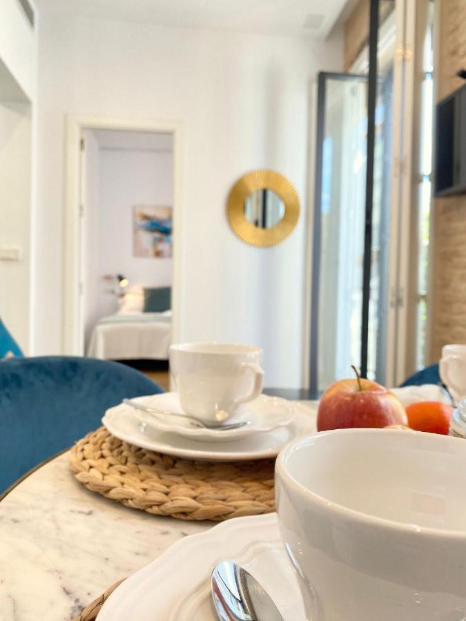 סביליה Magnificent Double Bedroom Apartment At Santa Cruz מראה חיצוני תמונה