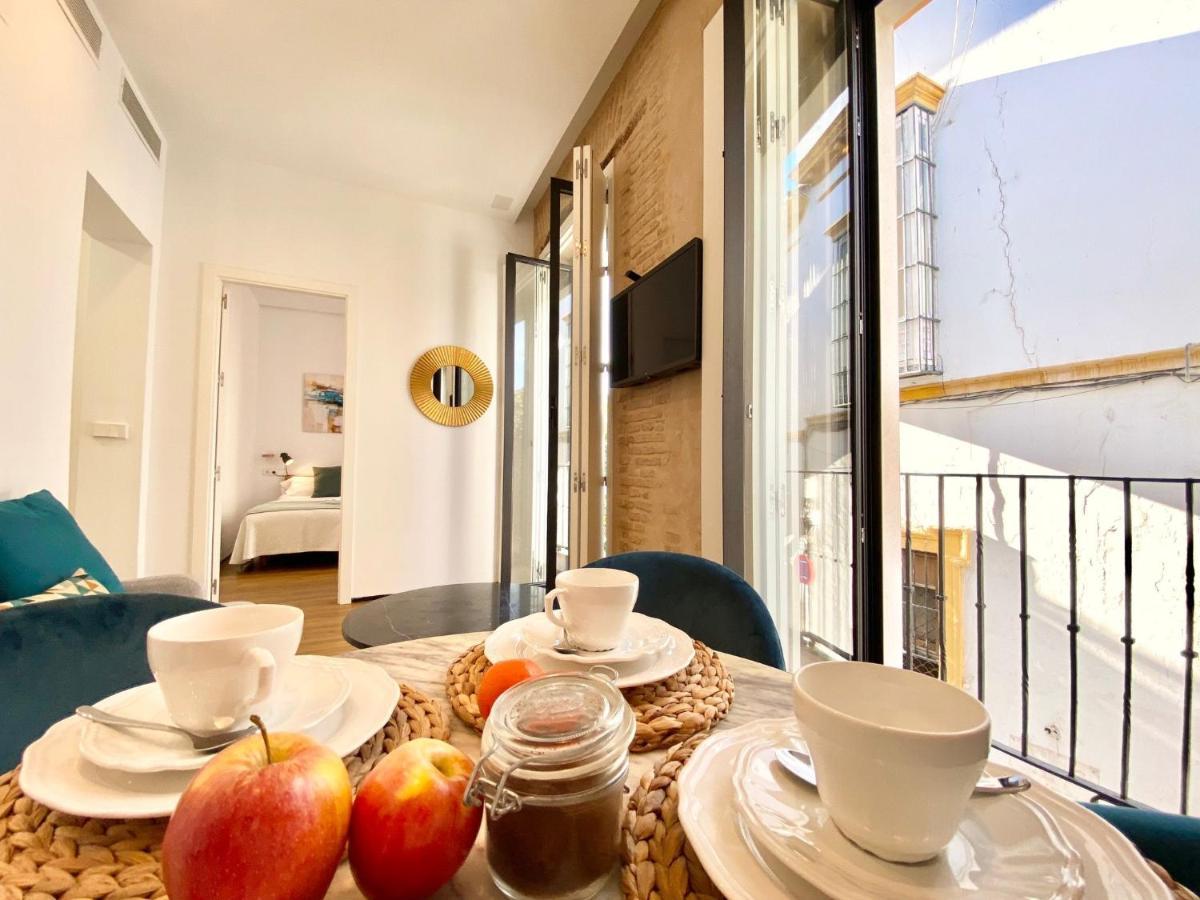 סביליה Magnificent Double Bedroom Apartment At Santa Cruz מראה חיצוני תמונה