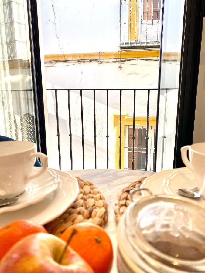 סביליה Magnificent Double Bedroom Apartment At Santa Cruz מראה חיצוני תמונה