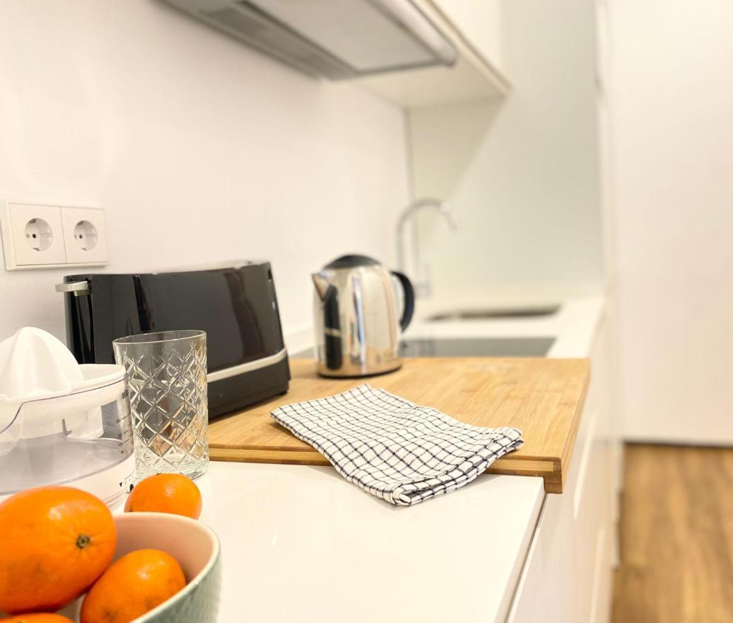 סביליה Magnificent Double Bedroom Apartment At Santa Cruz מראה חיצוני תמונה