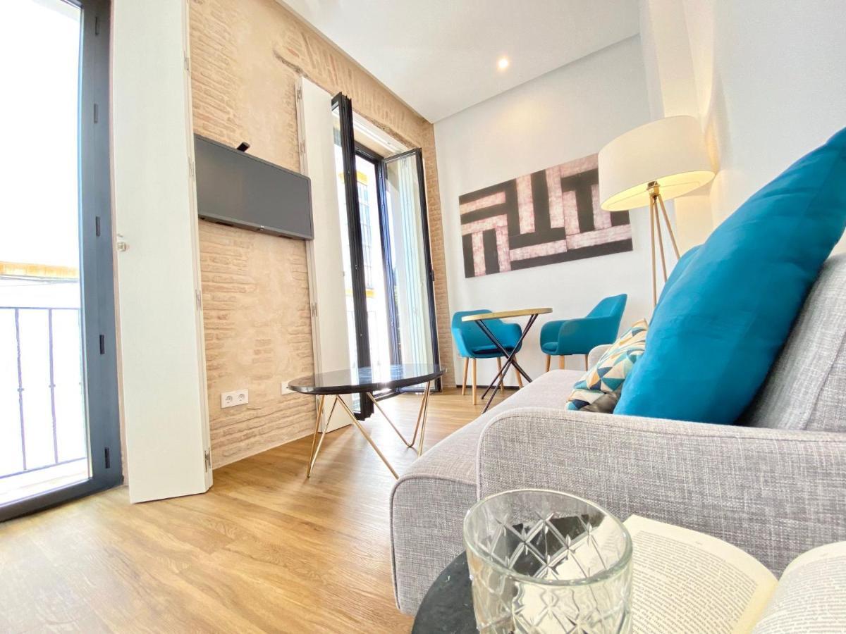 סביליה Magnificent Double Bedroom Apartment At Santa Cruz מראה חיצוני תמונה